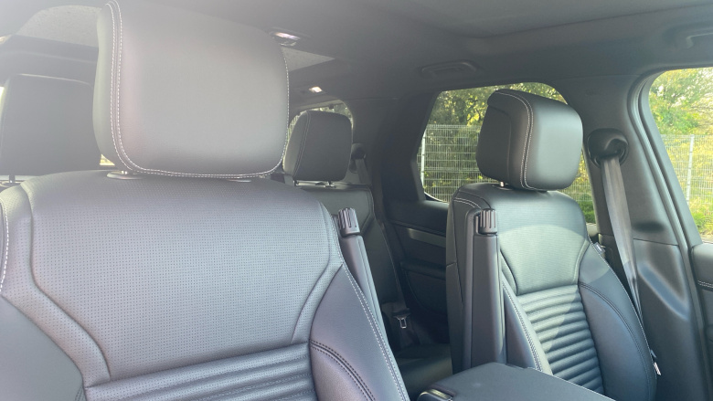 Land Rover Discovery 3.0 D350 Dynamic SE 5dr Auto Diesel Station Wagon